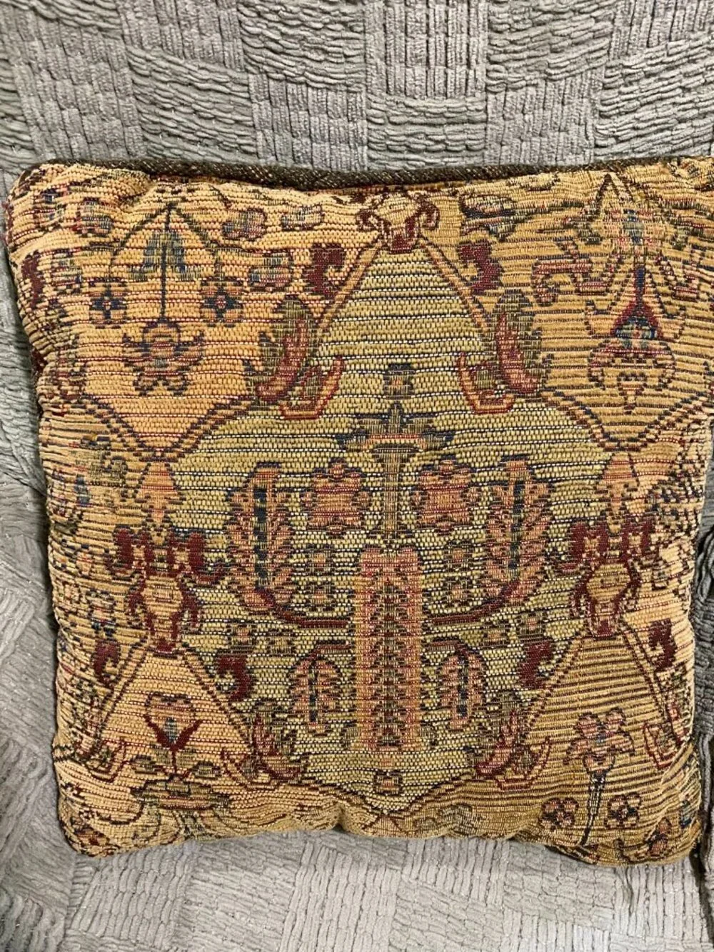 Vintage Croscill Tapestry Jacquard Accent Pillows Set (2)